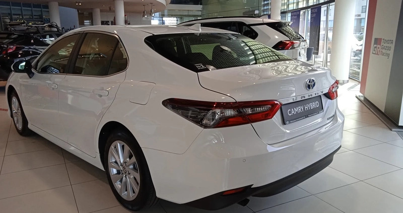 Toyota Camry cena 148990 przebieg: 10, rok produkcji 2023 z Żychlin małe 37